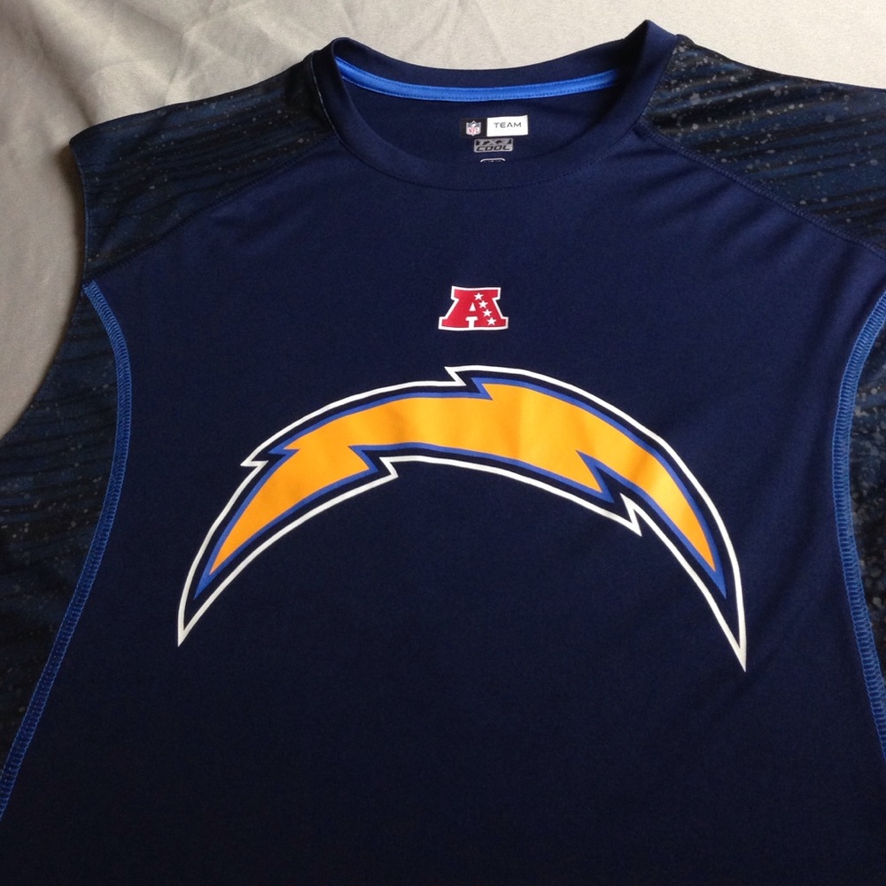 NFL CHARGERS FOOTBALL EXCELLENT BEAUTIFUL TOP TANK